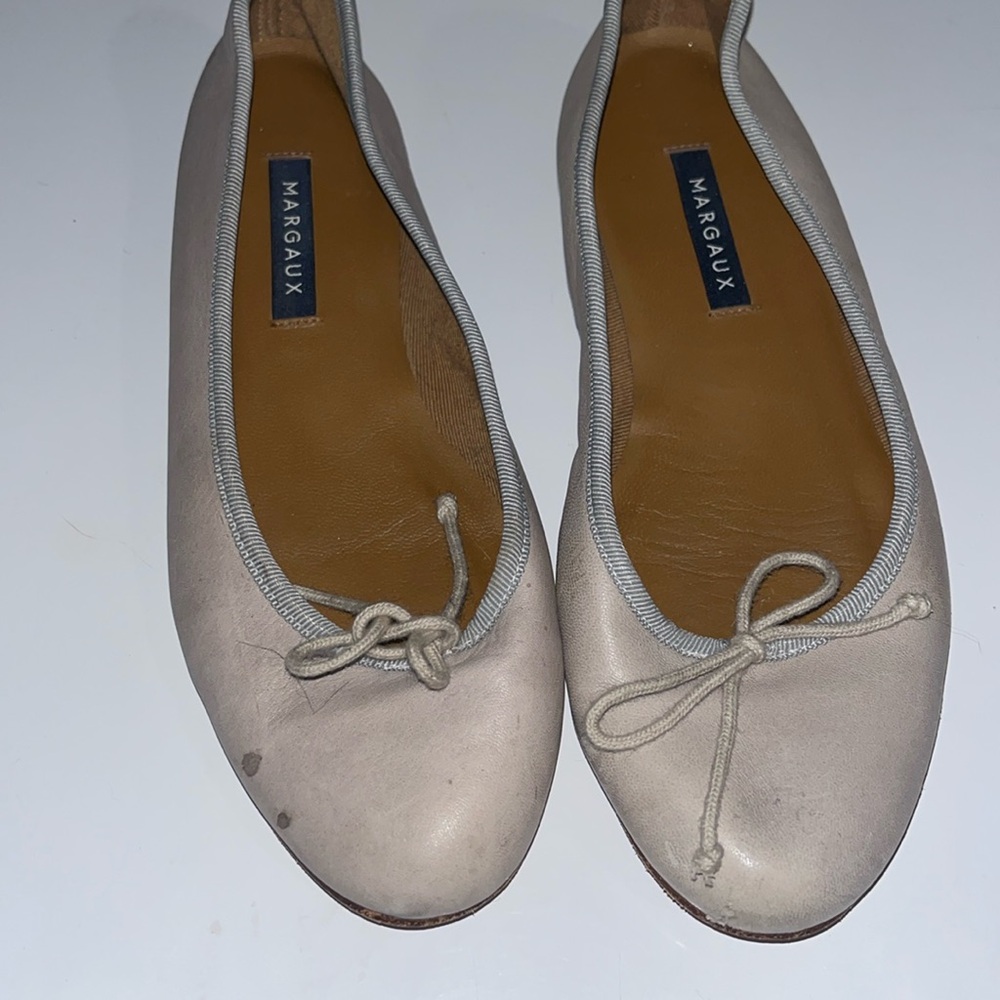 Ladies Margaux  Flats Size 37